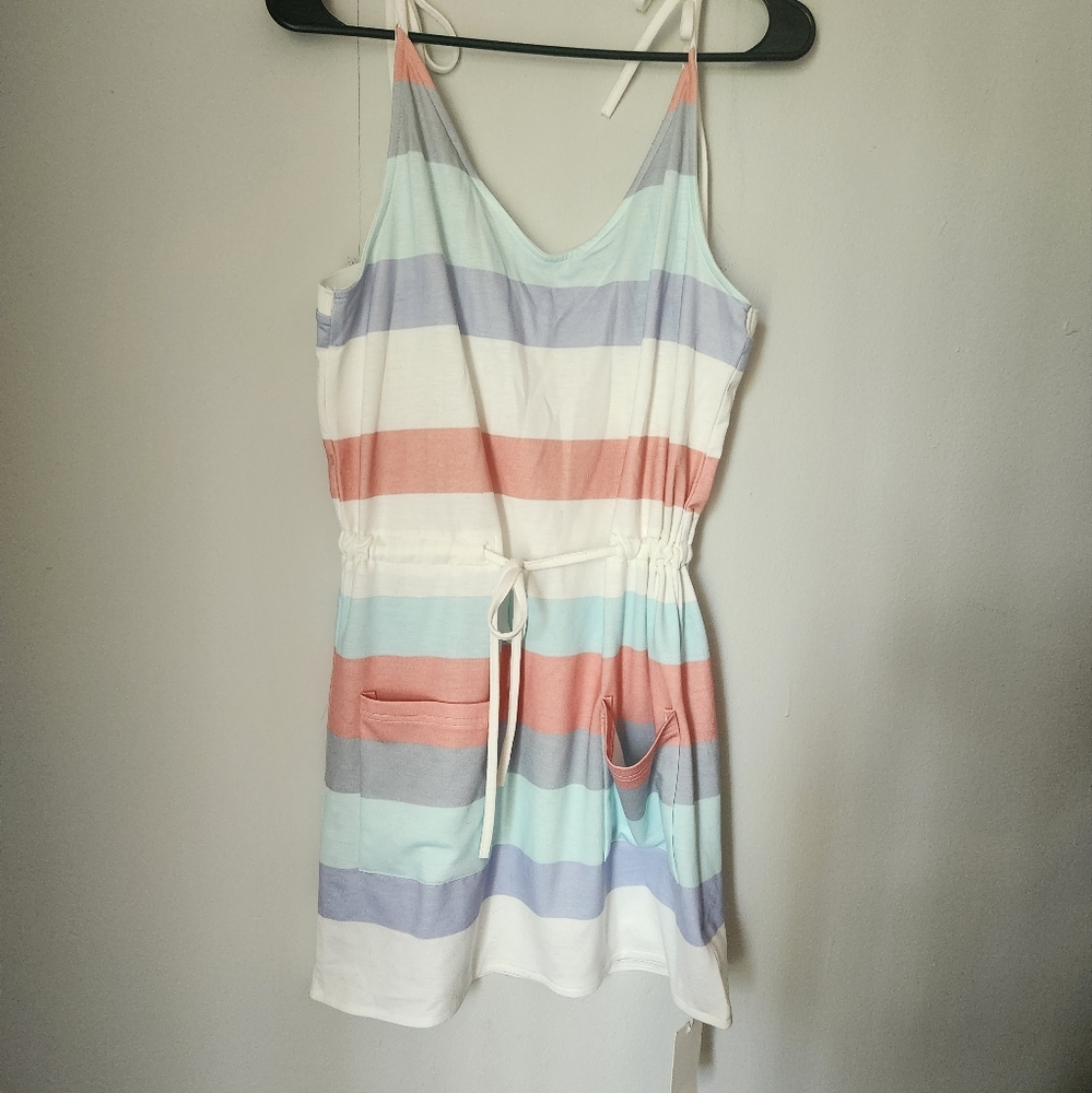 Summer light weight dress. New with tags never worn. Belinda size small